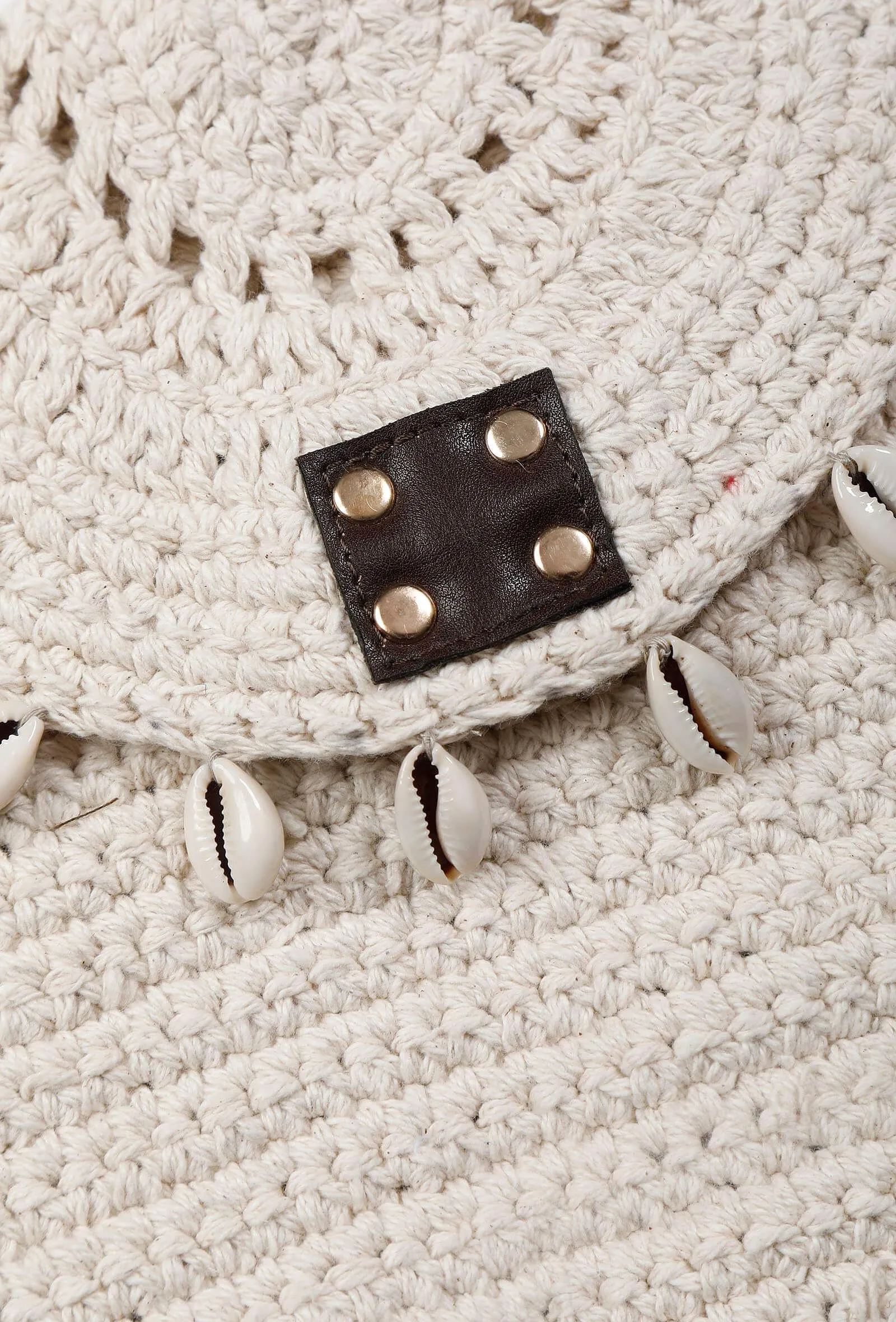 White Seashells Crochet Bag